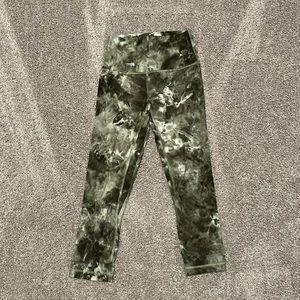 Lululemon crop leggings